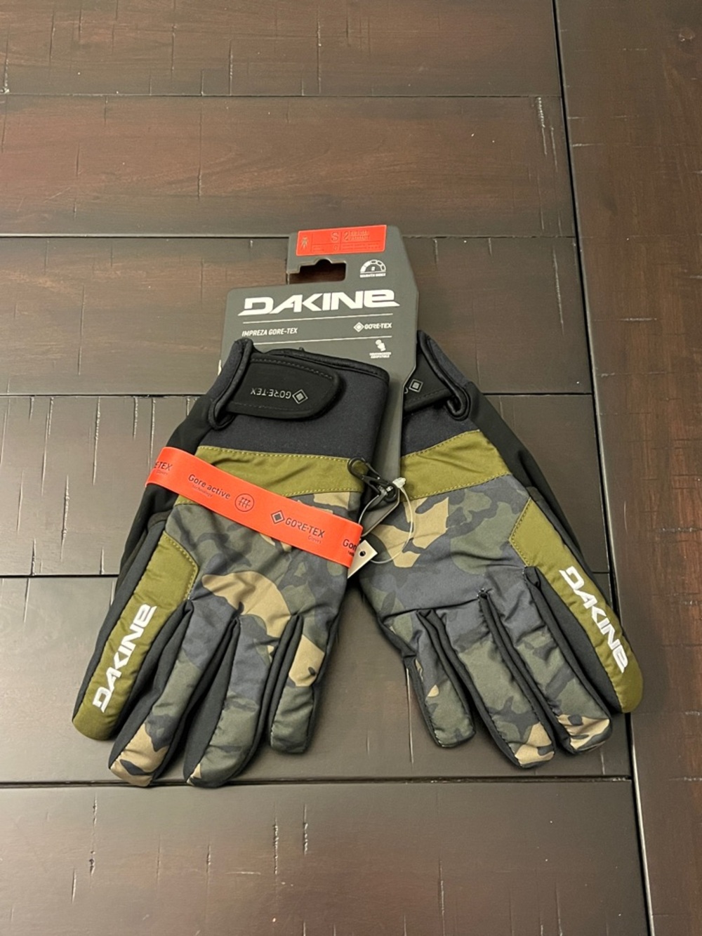 Dakine Impreza Gore-Tex Winter Ski Gloves new Touchscreen Camo Men’s Size Small